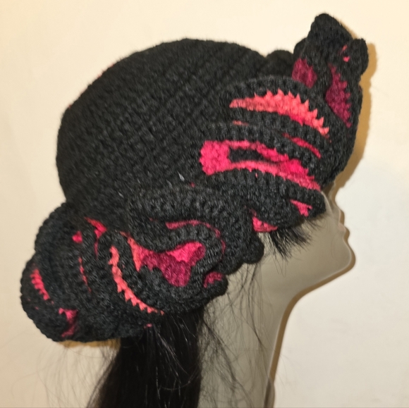 Crochet ruffle hat - Picture 6 of 6